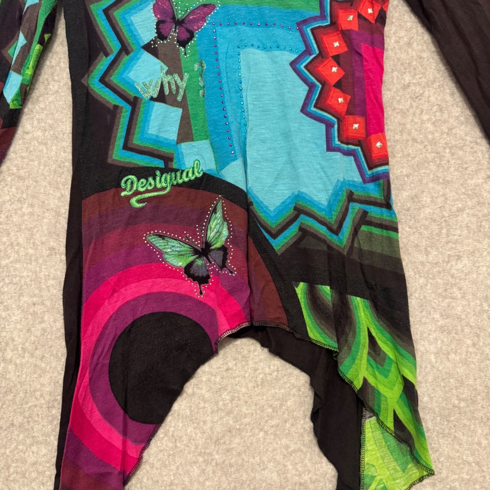 Desigual Women Long Sleeve Asymmetrical Butterfly Graphic Top V-Neck Black Y2K - Picture 6 of 8